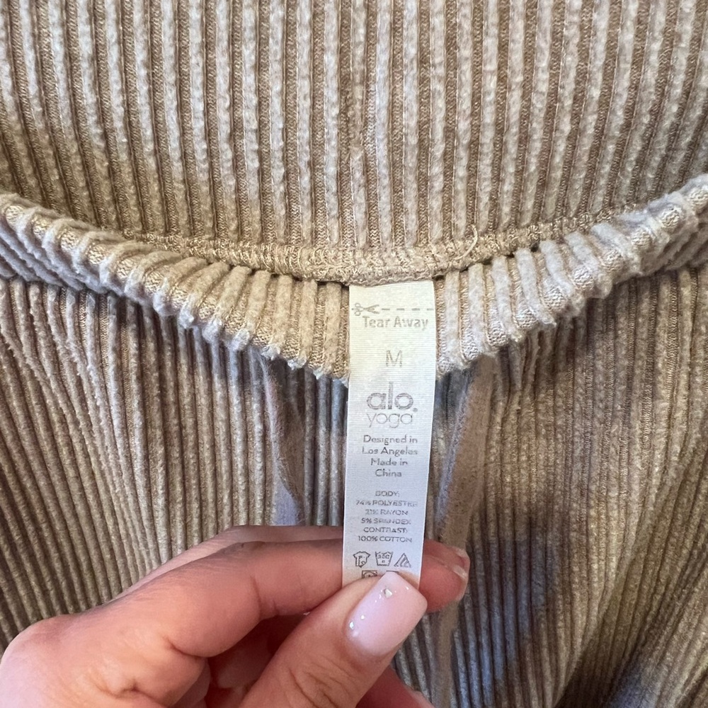 Alo Yoga Muse Ribbed V Neck Pullover & Jogger Set - Picture 10 of 12